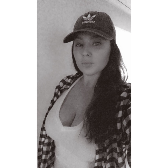 Meet your Posher, Lauren - Picture 1 of 1